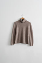 oat cashmere turtleneck (m)