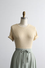 daffodil silk tee