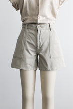 sandstone patch-pocket shorts