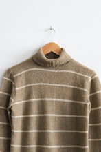 maple stripe turtleneck (s/m)