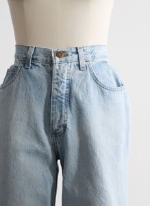 relaxed mom jeans