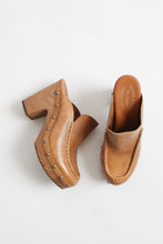 stacked clogs sz. 7