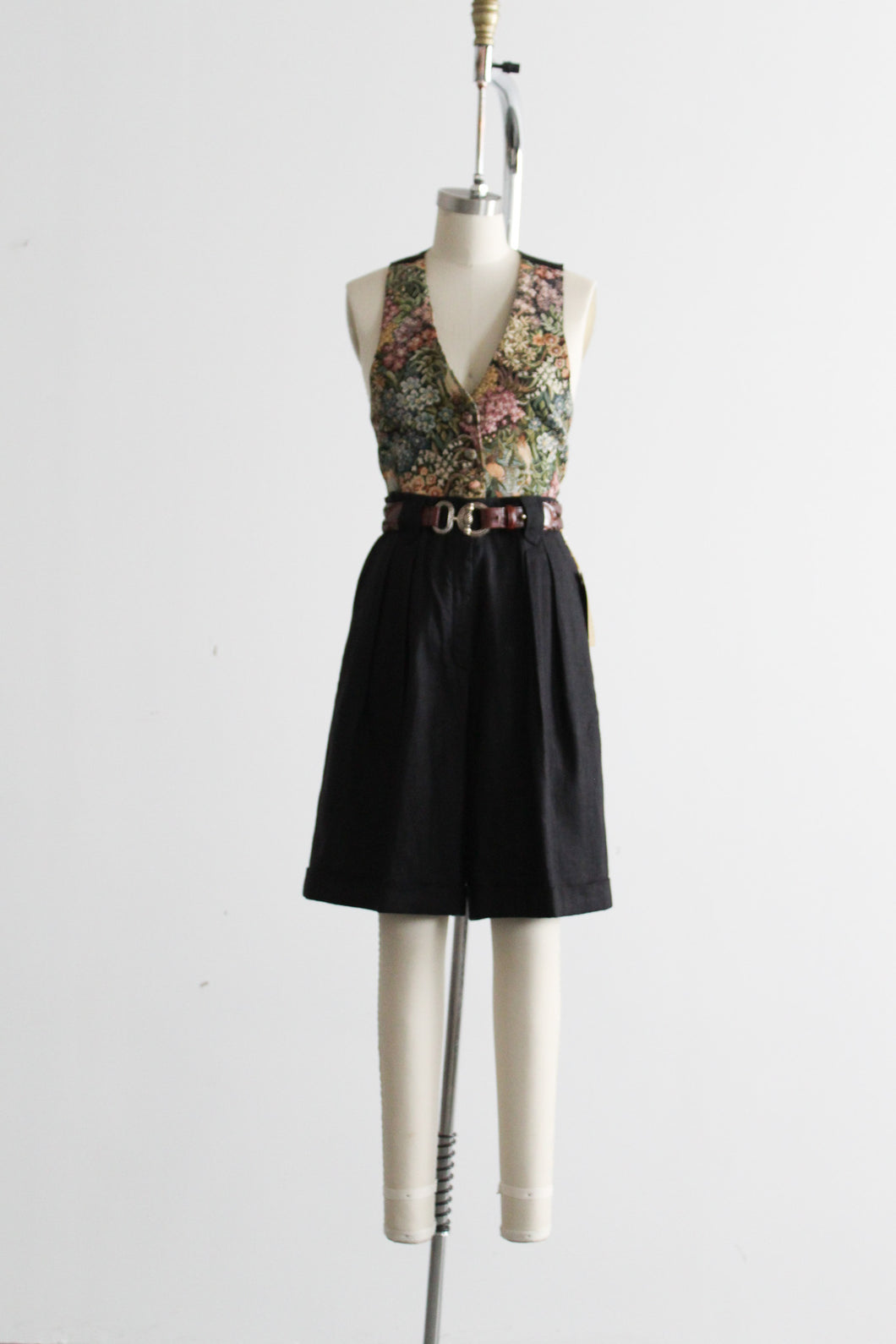 eclipse linen shorts