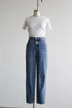 relaxed mom jeans