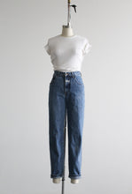 relaxed mom jeans