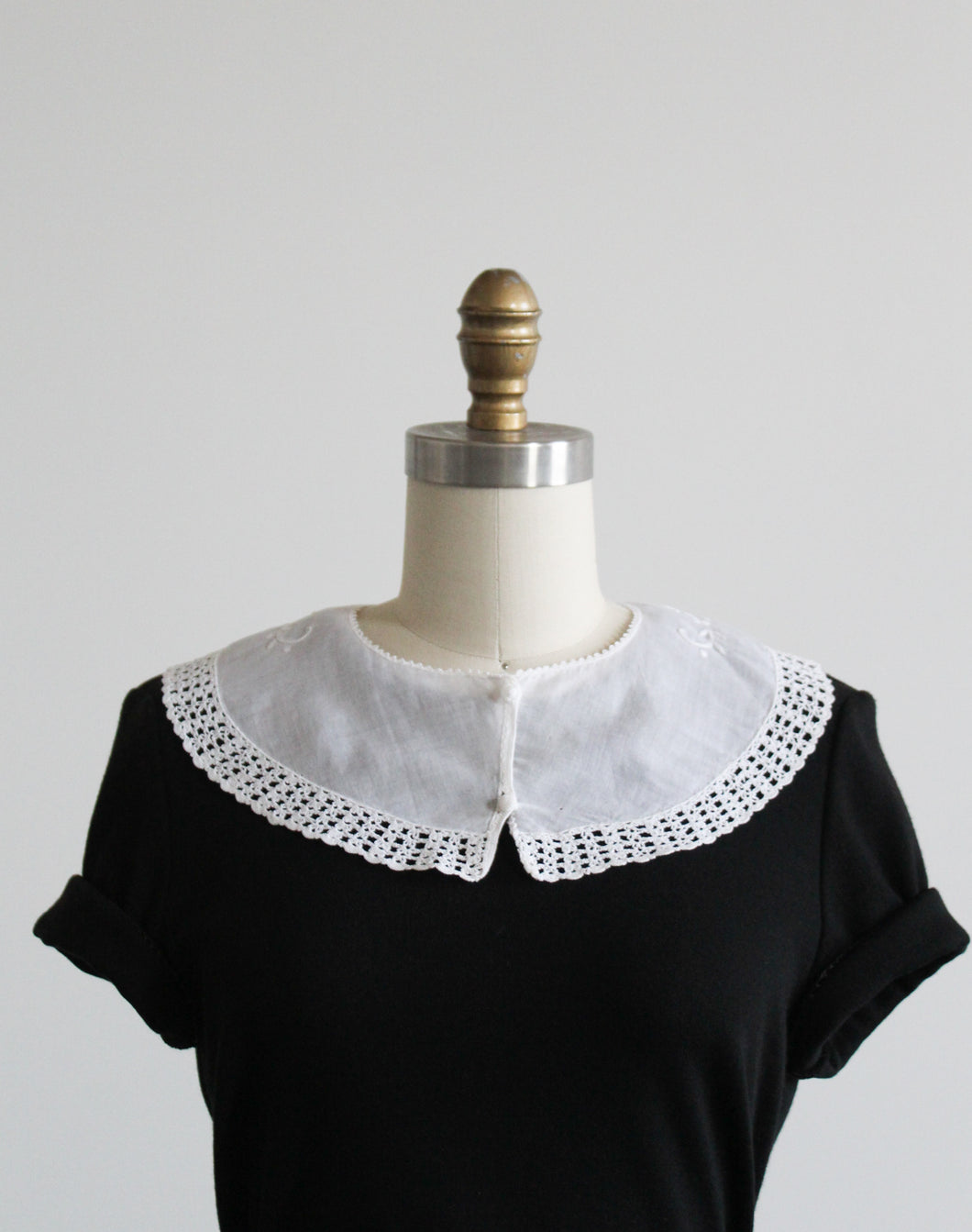 ruth linen collar