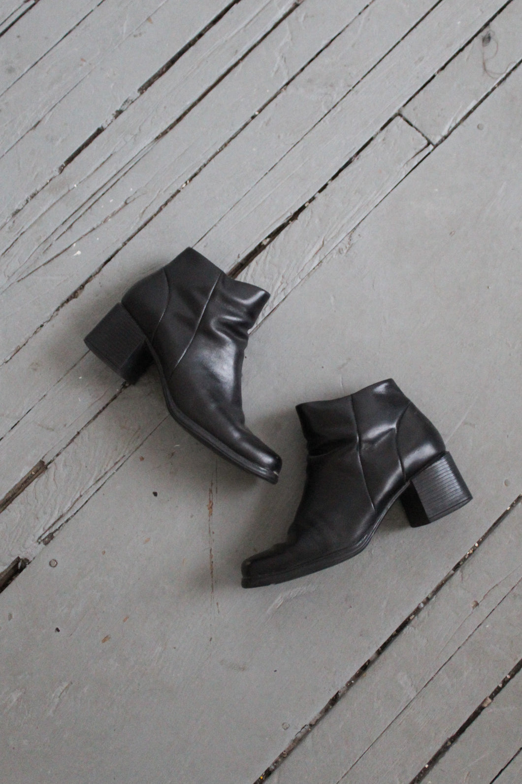 black leather ankle boots sz.8