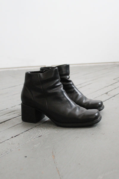 black leather ankle boots sz.8
