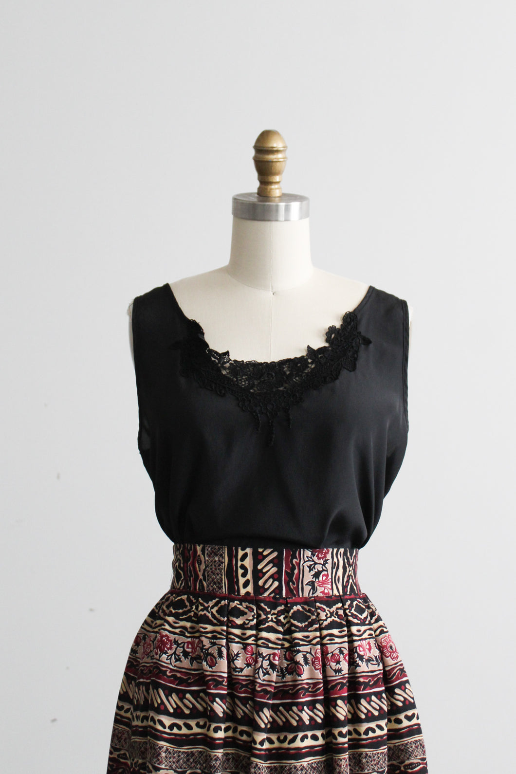eclipse lace-trimmed tank