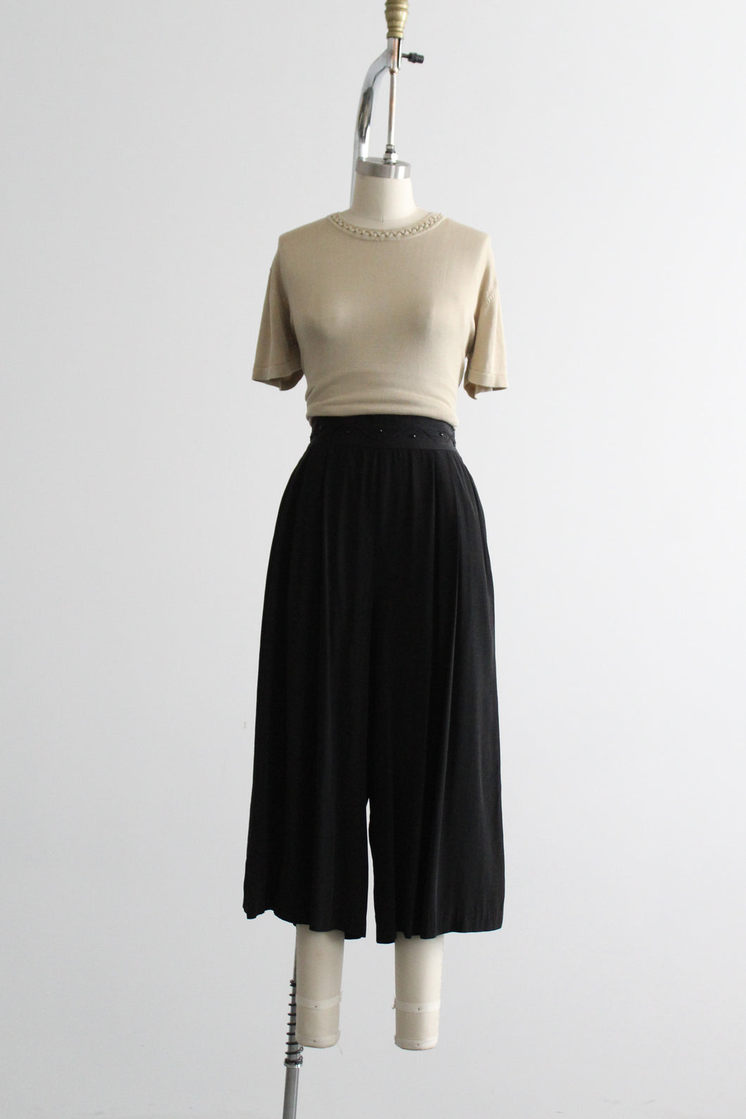 equinox cropped trousers