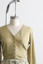 basil leaf button up