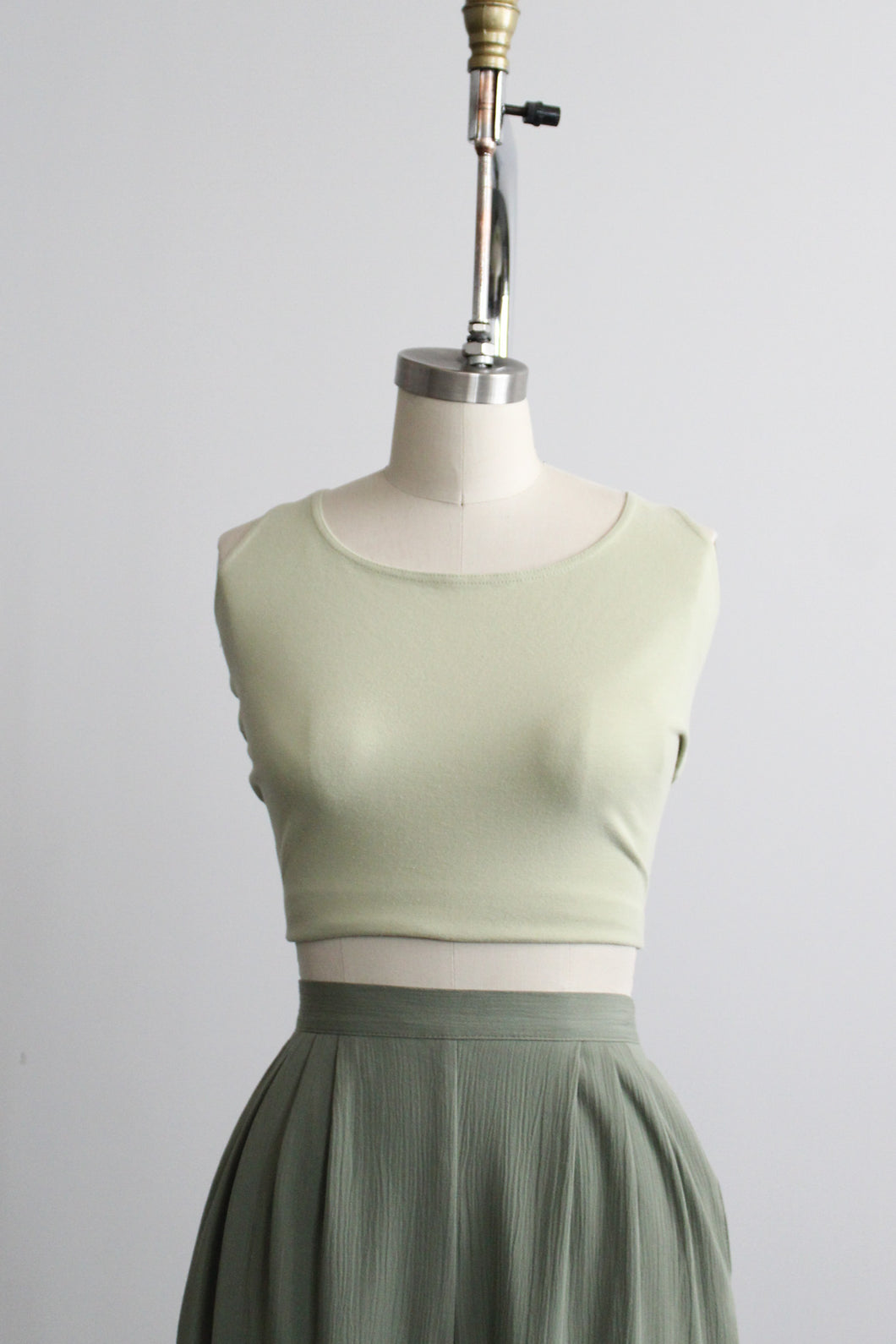 sageleaf crop top