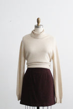 oatmilk cashmere turtleneck (m)
