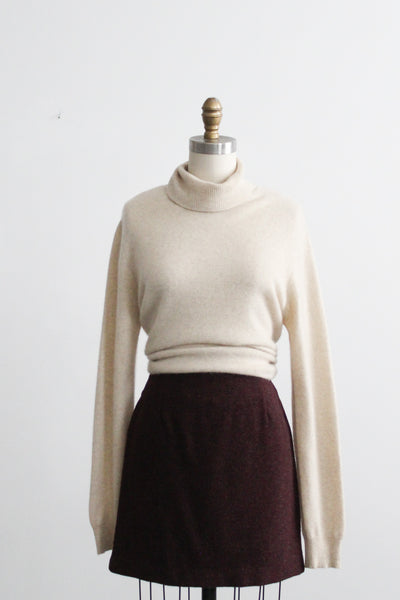 oatmilk cashmere turtleneck (m)