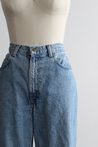 relaxed mom jeans