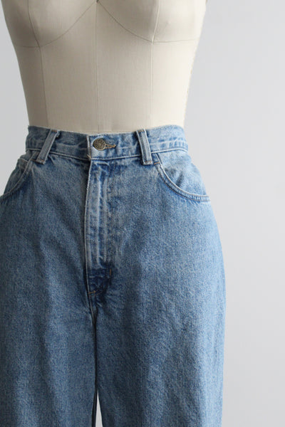 relaxed mom jeans