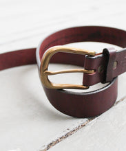 horseshoe oxblood leather belt