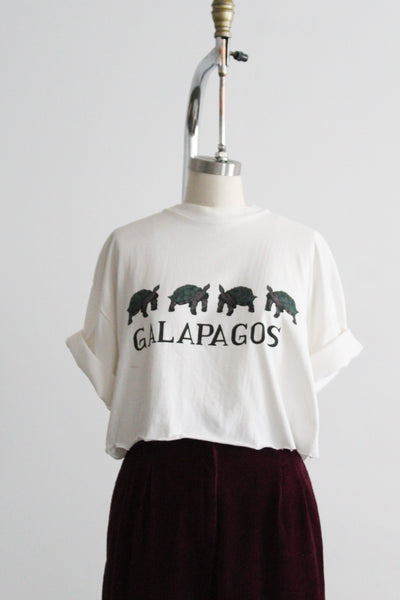 galapagos cropped tee (l/xl)