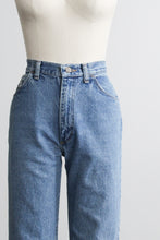 relaxed mom jeans