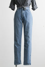 relaxed mom jeans