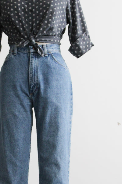 relaxed mom jeans