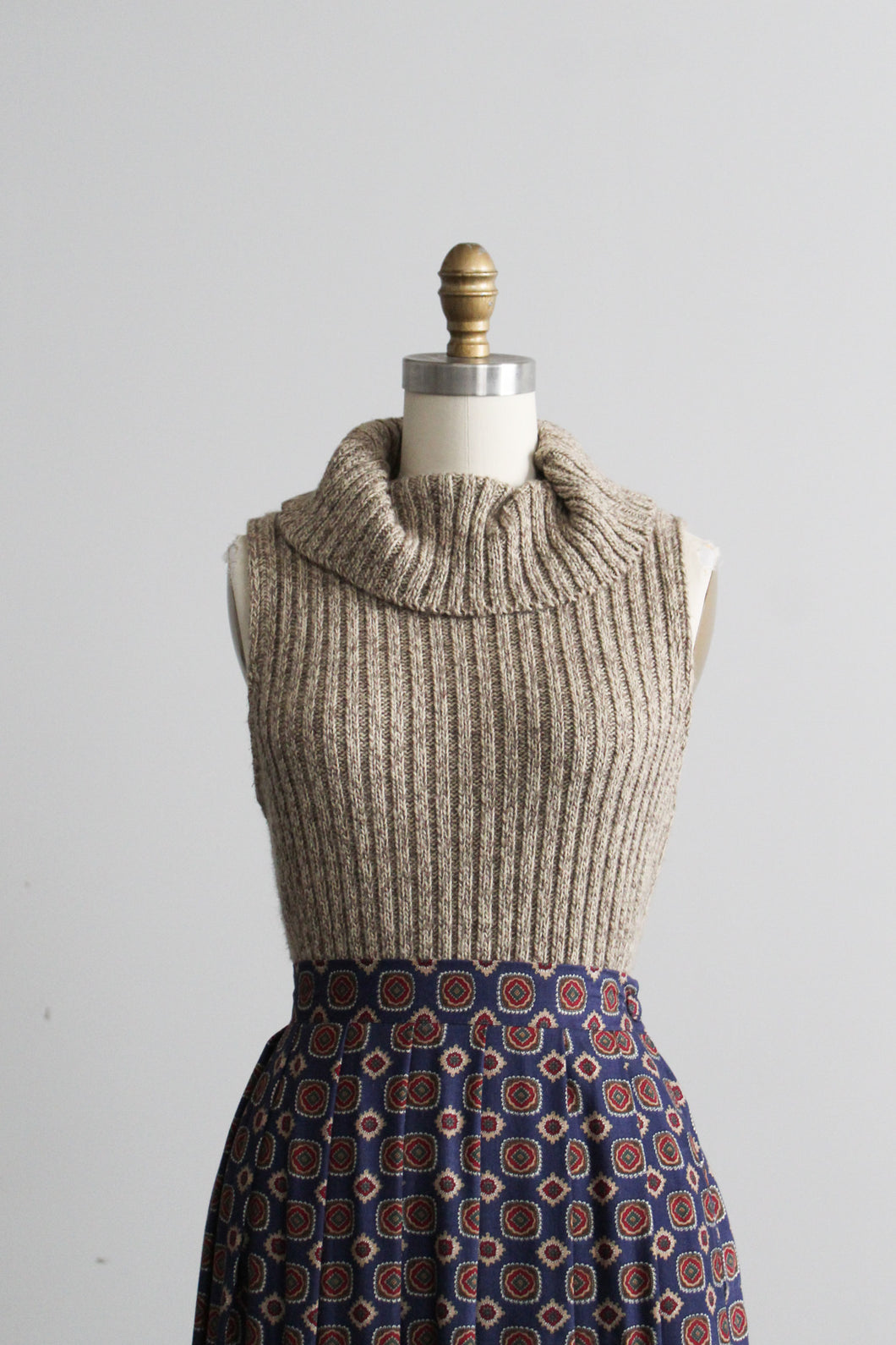oat knit turtleneck