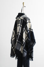 gableside plaid cape