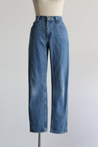 relaxed mom jeans