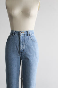 relaxed mom jeans