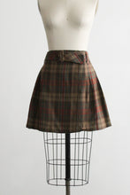 scholastic plaid mini skirt (s)