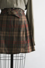 scholastic plaid mini skirt (s)