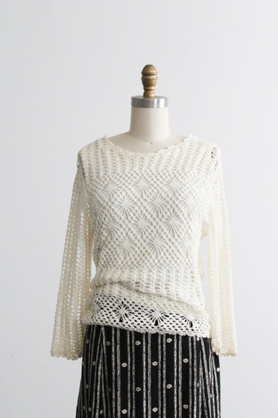 threadlight crochet pullover