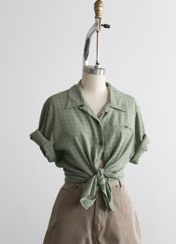mint sprig button up