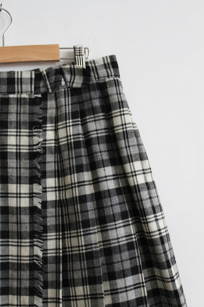 hearthside wool wrap skirt (m/l)