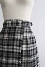 hearthside wool wrap skirt (m/l)