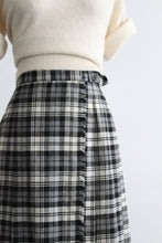 hearthside wool wrap skirt (m/l)