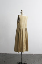 wheaten corduroy day dress (m)