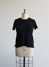 ash black textured tee