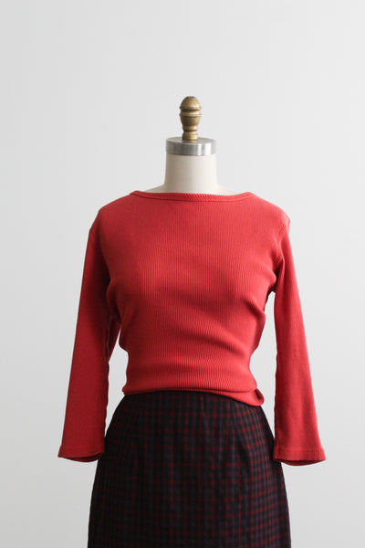 carmine rib knit tee