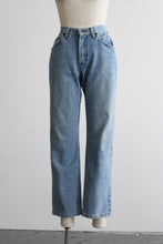 relaxed mom jeans