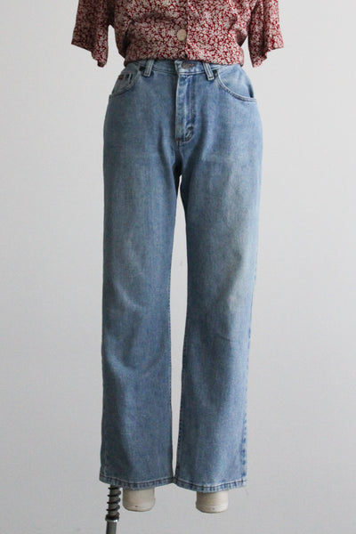 relaxed mom jeans