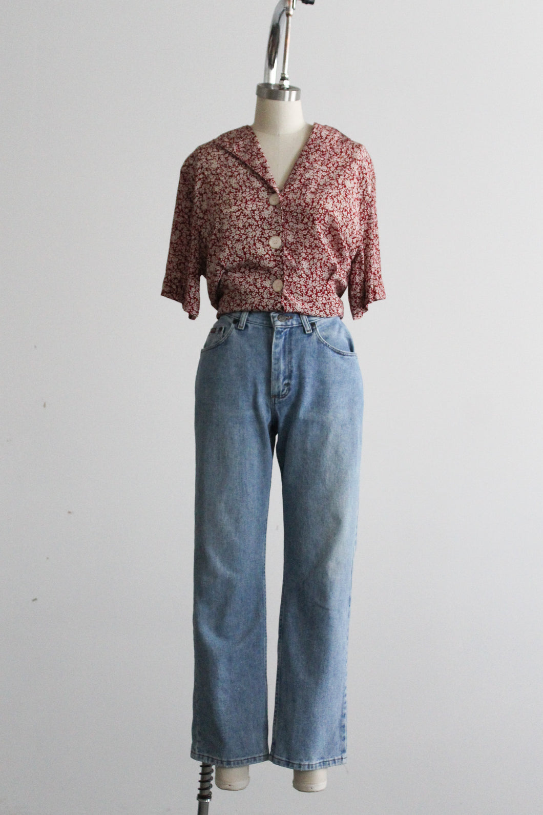 relaxed mom jeans