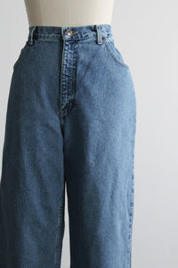 relaxed mom jeans