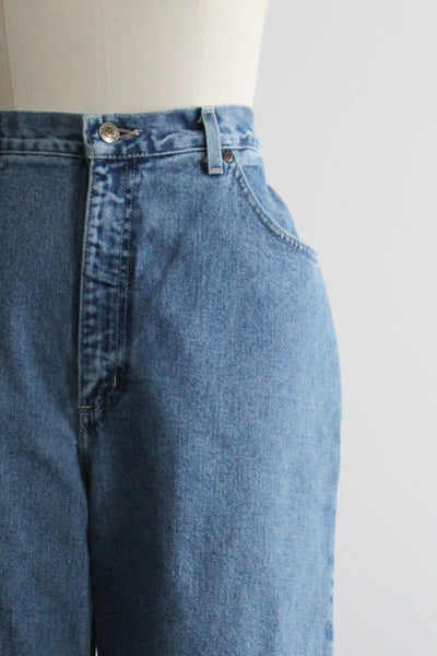 relaxed mom jeans