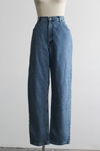 relaxed mom jeans