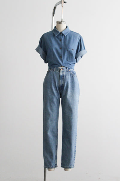 relaxed mom jeans