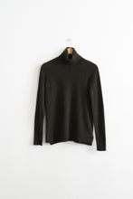 olive cashmere turtleneck (s/m)