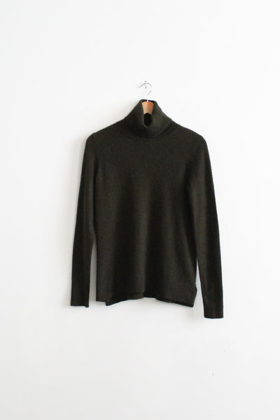 olive cashmere turtleneck (s/m)