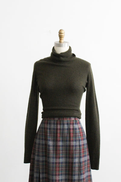 olive cashmere turtleneck (s/m)