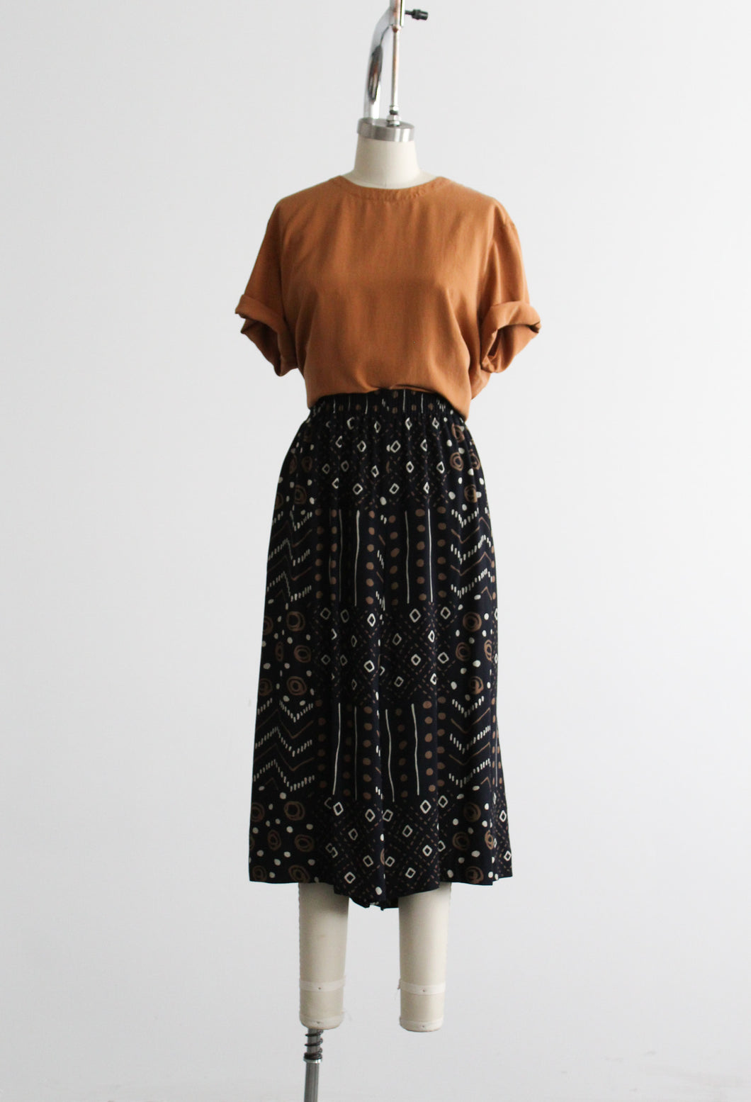 wide leg cropped trousers